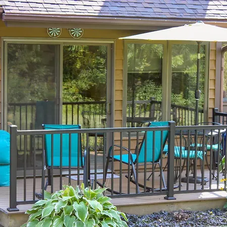 Family-Friendly Galena Rental Golf Course Access!