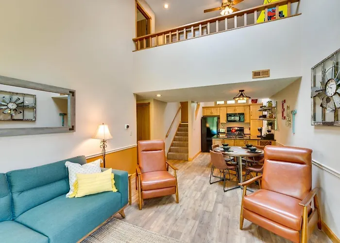 Retreat: Shopping, Owners Club & Skiing! Galena